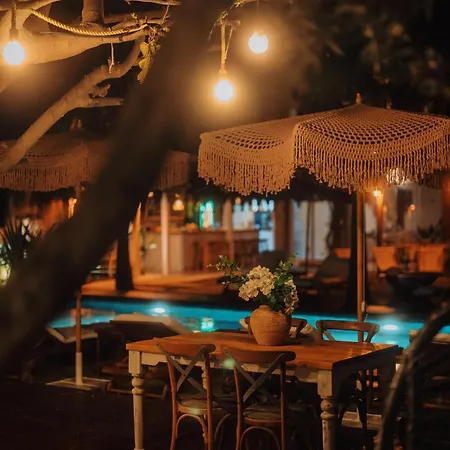 Cadde75 Alacati Frühstückspension Çeşme