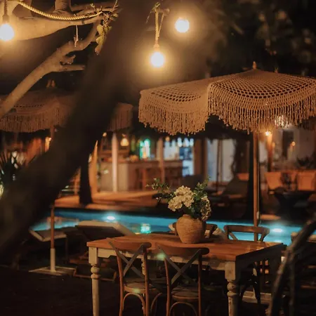 Cadde75 Alacati Bed & Breakfast Çeşme